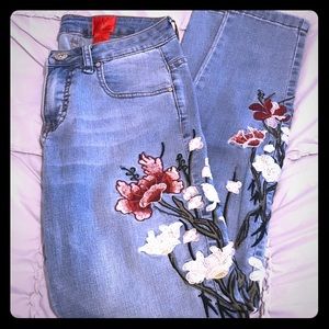 V Cristina Floral Embroidered Skinny Jeans